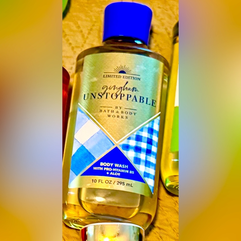 Bath & Body Works Gingham Unstoppable - 10 OZ Body Wash - Bold & Energizing! 💙✨
